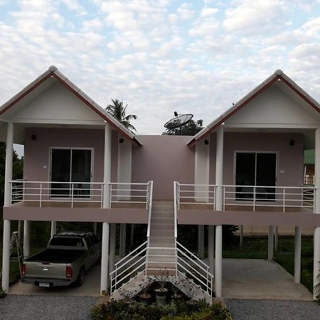 Baan Suan Geb Tawan Hotell Lop Buri Eksteriør bilde