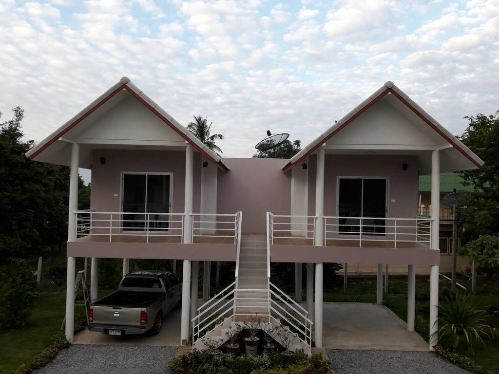 Baan Suan Geb Tawan Hotell Lop Buri Eksteriør bilde