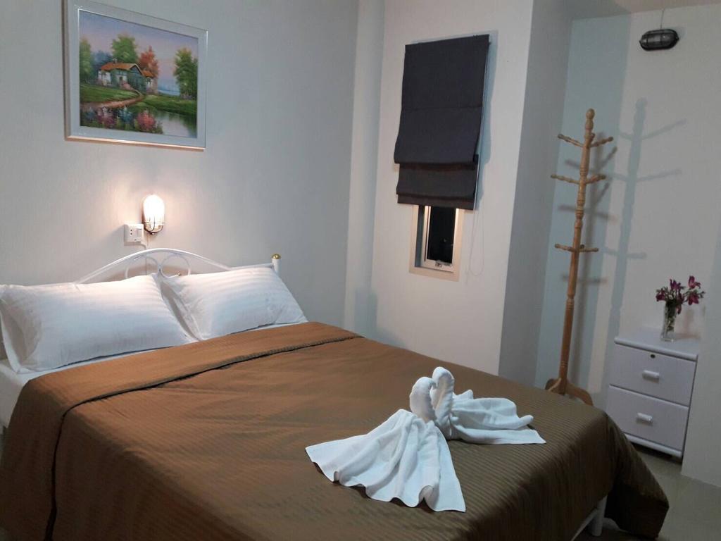 Baan Suan Geb Tawan Hotell Lop Buri Eksteriør bilde