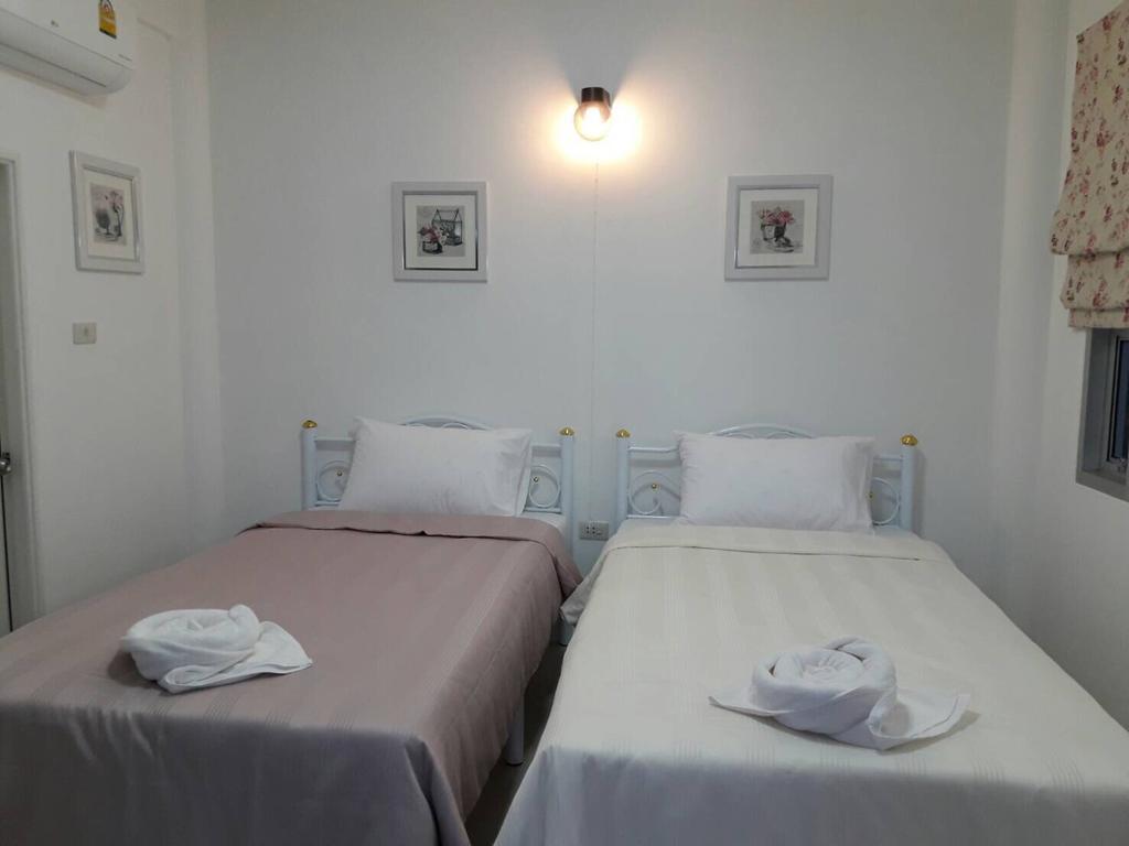 Baan Suan Geb Tawan Hotell Lop Buri Eksteriør bilde