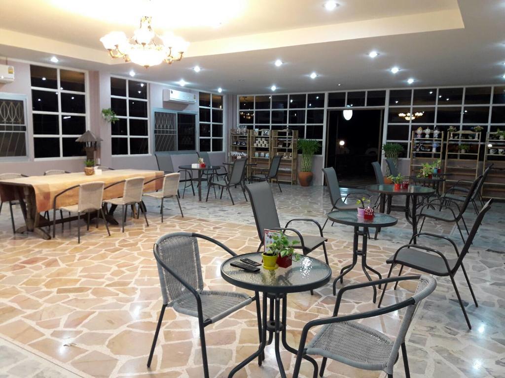 Baan Suan Geb Tawan Hotell Lop Buri Eksteriør bilde