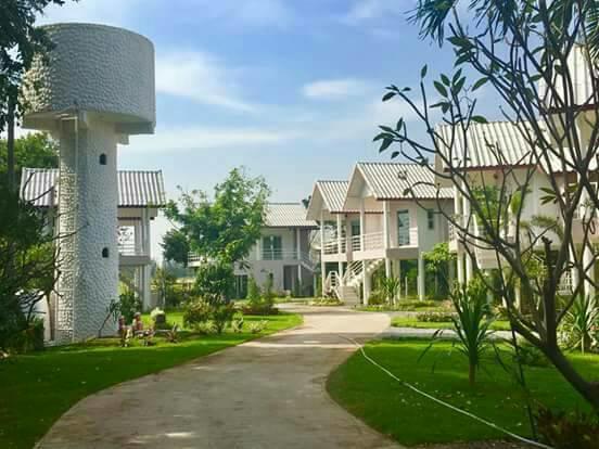 Baan Suan Geb Tawan Hotell Lop Buri Eksteriør bilde