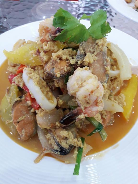Baan Suan Geb Tawan Hotell Lop Buri Eksteriør bilde
